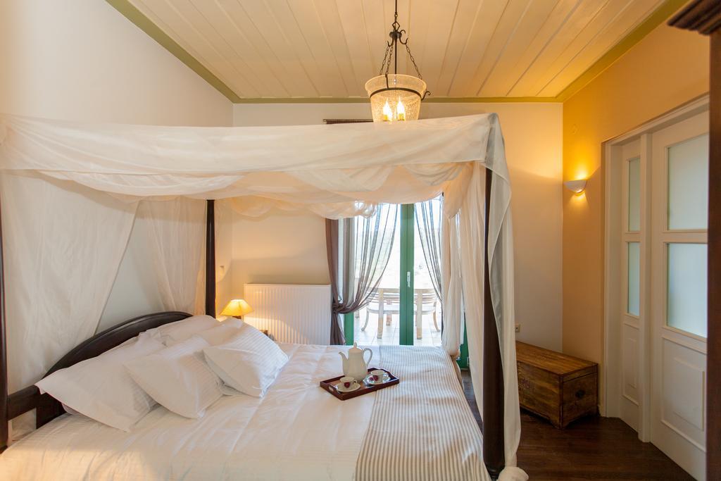 Augusta Country House Deres Bagian luar foto
