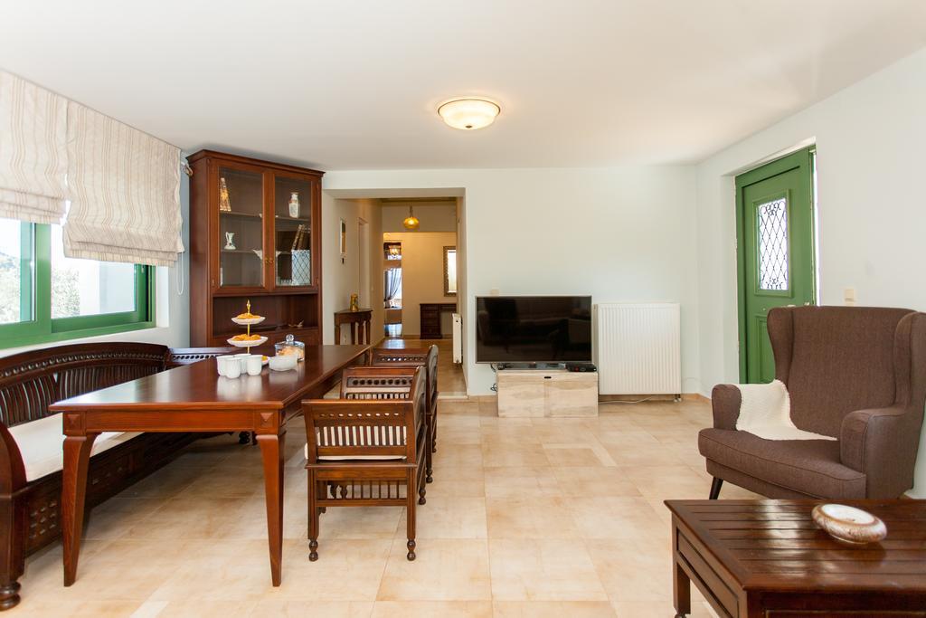 Augusta Country House Deres Bagian luar foto