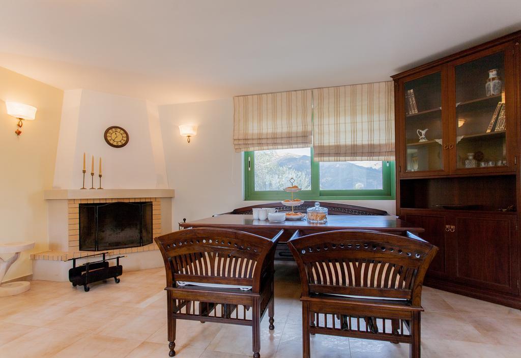Augusta Country House Deres Bagian luar foto
